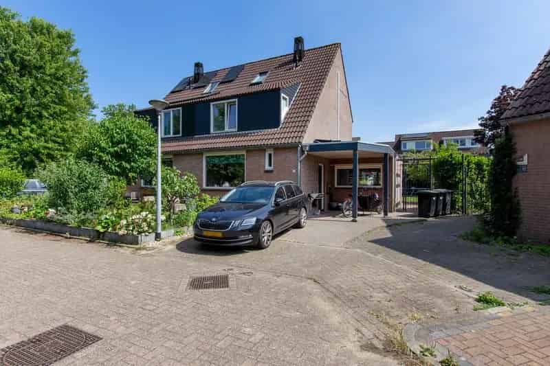 Ruime Tweekapper Almere Haven 3 slaapkamers Zonnepanelen Tuin