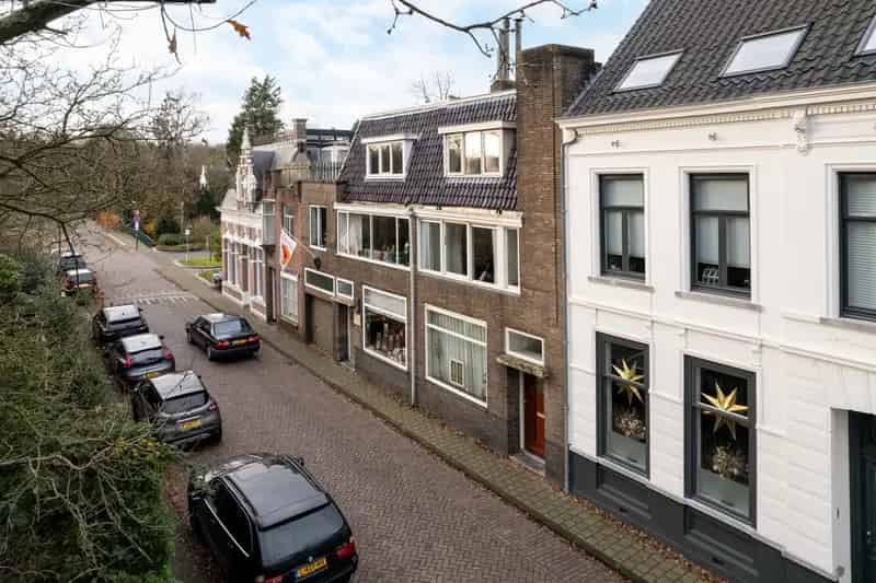 Herenhuis Breda Zuid  Nabij Markdal  4 slaapkamers Dakterras