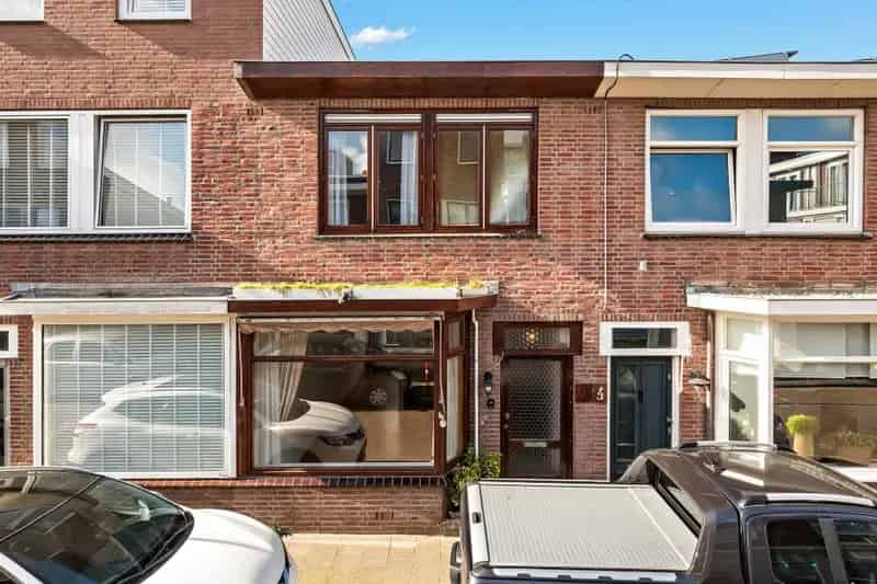 Moderniseringsproject Duindorp: Woning met Tuin en Dakopbouw Mogelijkheid