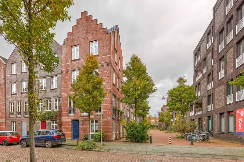 Herenhuis Den Haag 4 slaapkamers dakterras parkeerplaats