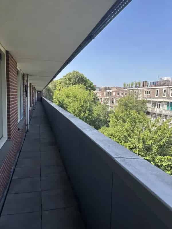 Appartement Amsterdam West: Ruime 2 Slaapkamers, Balkon