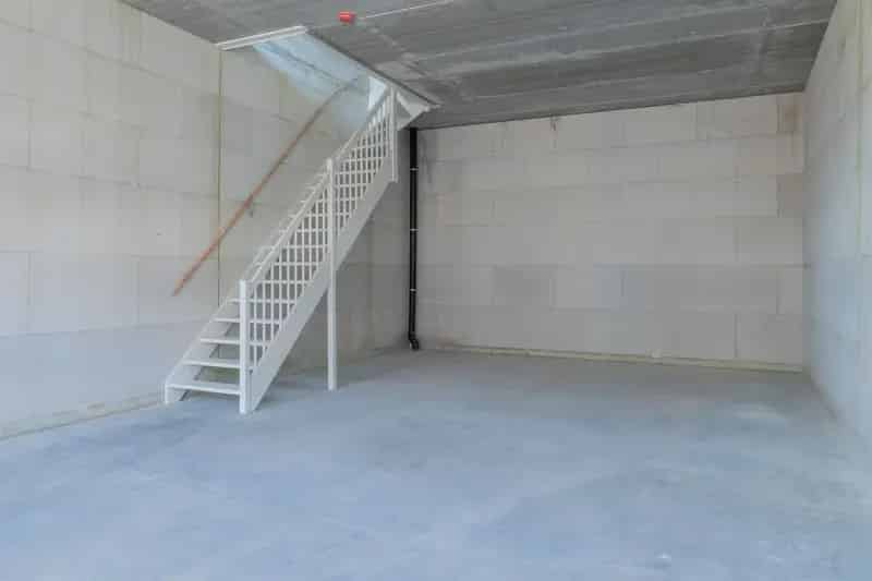 Bedrijfshal Roelofarendsveen | Zoek bedrijfshallen te koop: Cilinderweg 75 2371 DZ Roelofarendsveen 
