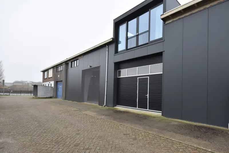 Bedrijfshal Burgum 200m2 te huur