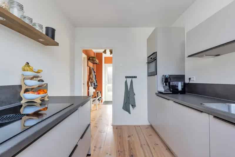 Huis te koop Sprundel: Instapklare 4-slaapkamers Tweekapper