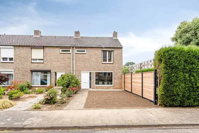 Royale Hoekwoning Belfort 4 slaapkamers Grote Tuin