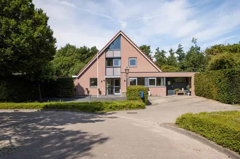 Ruime woning Franeker 4 slaapkamers 2 badkamers grote tuin sauna