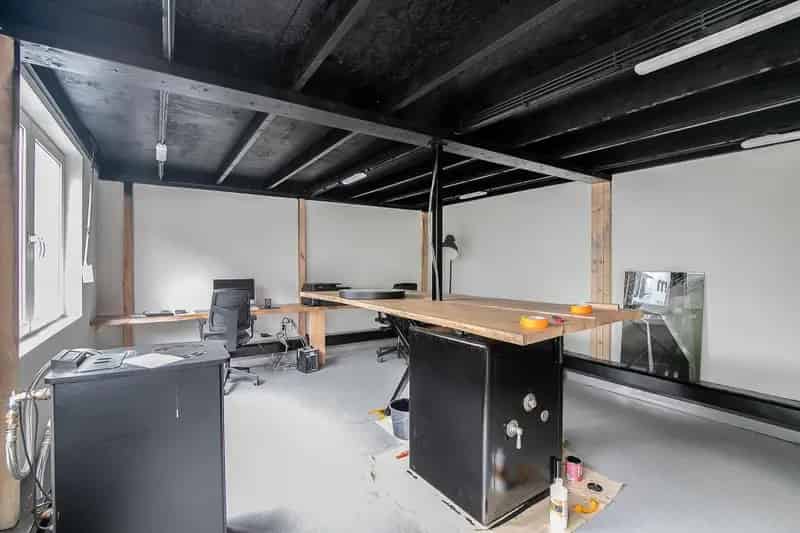 Boekel bedrijfswoning met 4 hallen