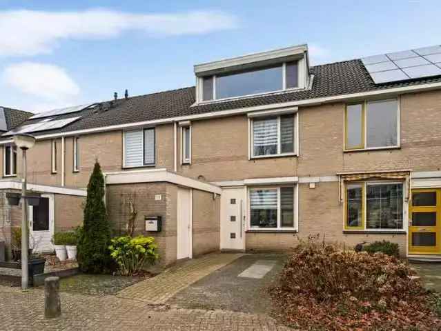 Ruime 6-kamer Eengezinswoning met Tuin aan het Water