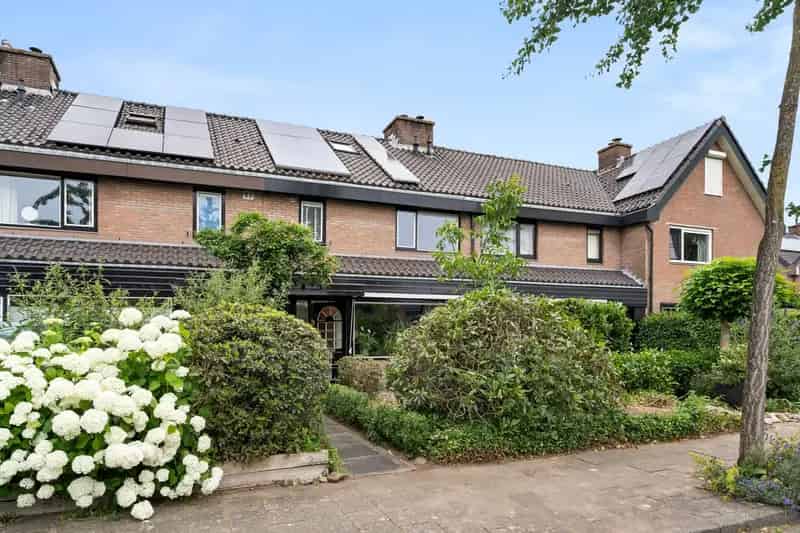 Ruime Middenwoning Bennekom 5 slaapkamers 9 Zonnepanelen