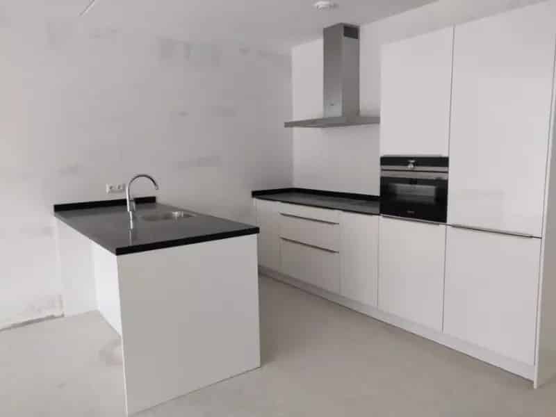Luxe 3-kamerappartement Avenu 1895 te huur