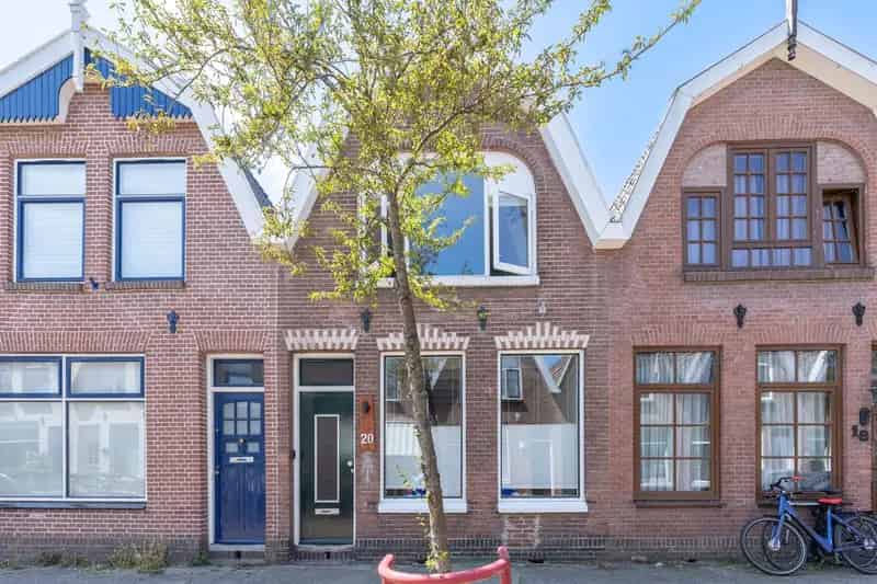 Huis te koop Zaandam Centrum: 3 slaapkamers, karakteristiek, zonnige tuin
