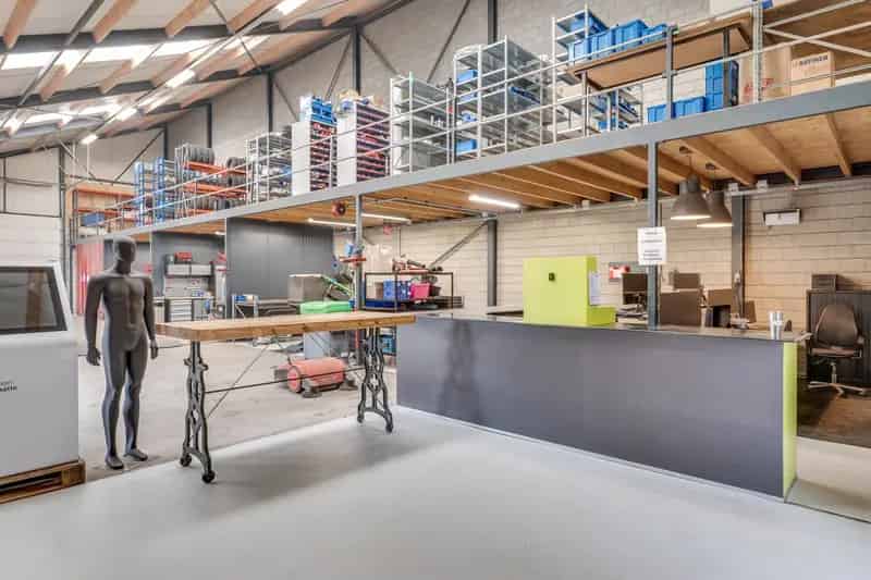 Bedrijfshal te koop Elsendorp 302m² Kantoor Entresol Bedrijfswoning