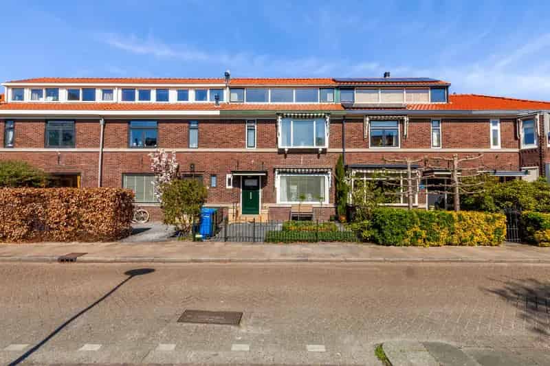 Ruime Familiewoning Hillegersberg 4 slaapkamers Grote Tuin