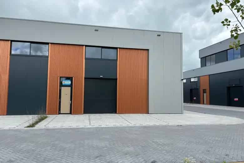 377 m2 bedrijfsruimte te koop in Middenmeer