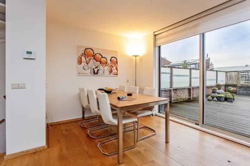Hoekwoning IJsselstein 129m2  Garage Dakterras 2 Badkamers