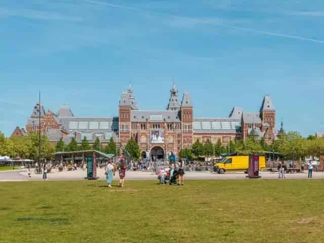 Te Huur: Luxe Appartement Van Baerlestraat Amsterdam