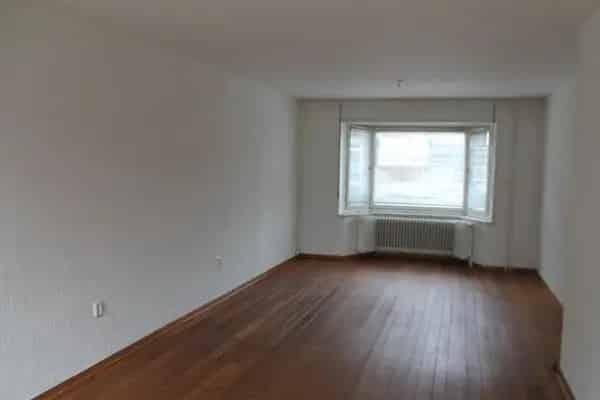 Ruime Hoekwoning nabij Centrum en Park 5 slaapkamers