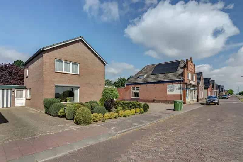 Vrijstaande woning 1885m2 tuin - Moderniseringsmogelijkheden