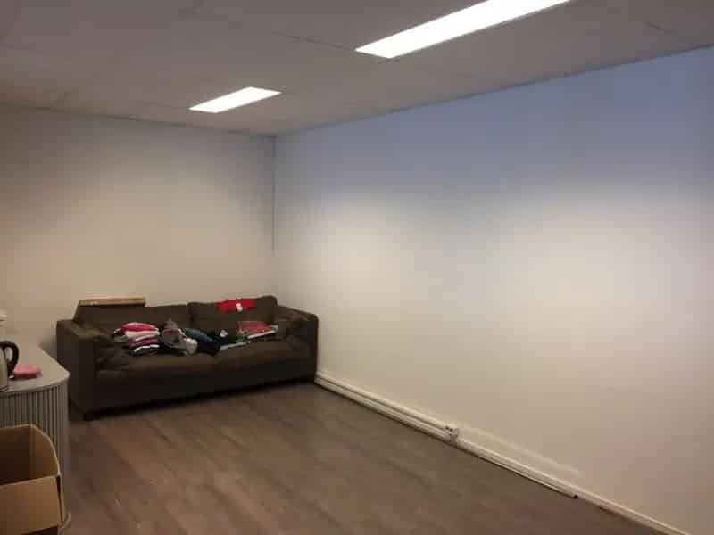 Bedrijfspand te Huur Representatief en Keurig Afgewerkt