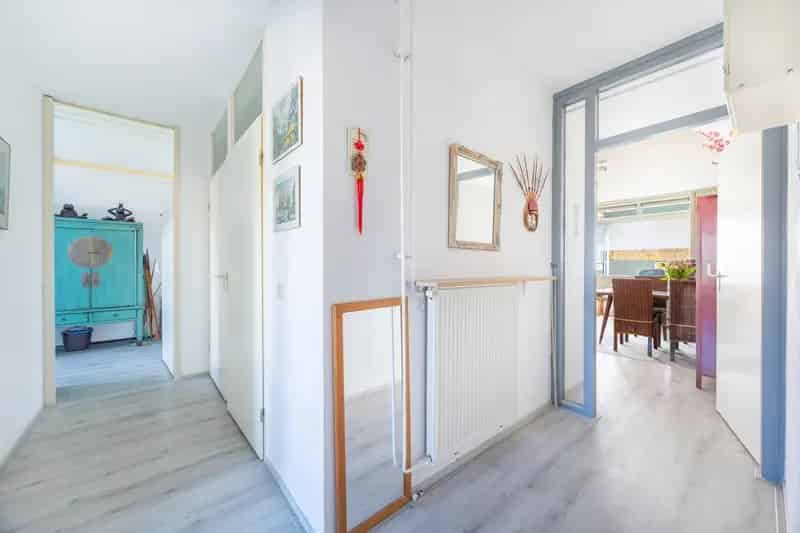 3-kamer appartement Leidschendam: Balkon, Berging & Moderne Keuken