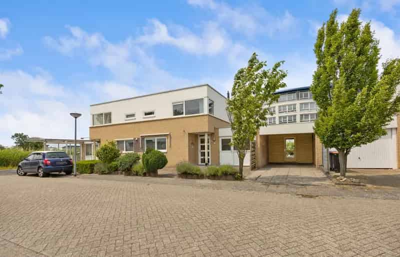 Huis te koop Lelystad - Aan het water gelegen droomhuis