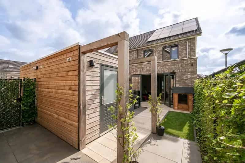 Luxe 5 Slaapkamer Hoekwoning Oss - Duurzaam & Ruim