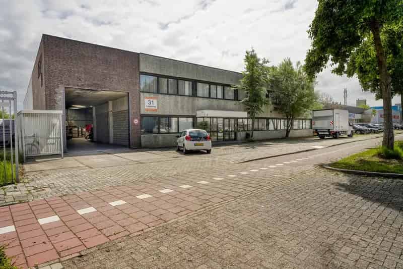 Bedrijfshal te huur Katwijk 1855m²