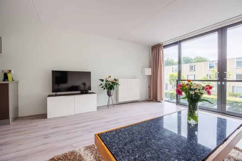 Nijmegen Appartement Te Koop: Lichtrijk Hoekappartement met Parkeerplaats