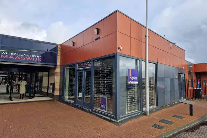 Winkel te huur Spijkenisse Winkelcentrum Maaswijk 104m2