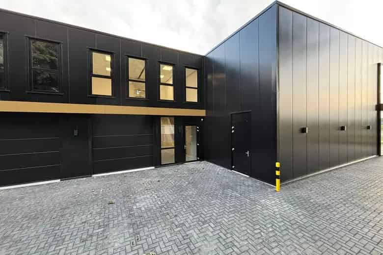 203 m2 Bedrijfsruimte te Huur Apeldoorn Moderne Unit Kantoor