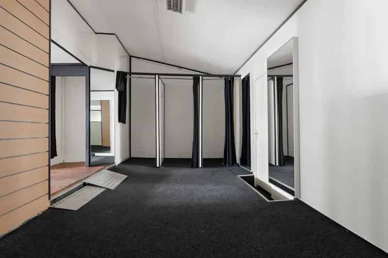 Winkel te Huur Albert Cuypstraat Amsterdam 166m²