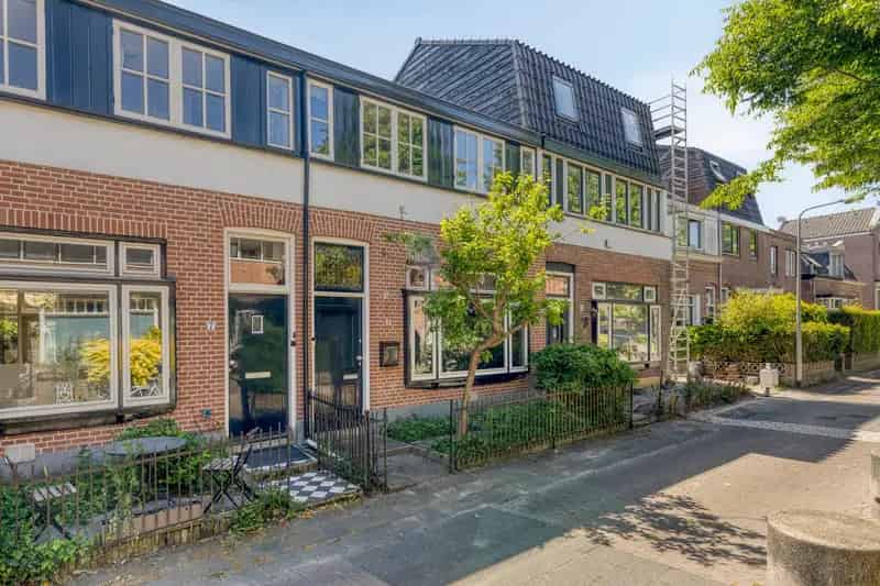 Huis te koop Hilversum Centrum Authentiek 2 slaapkamers Tuin Schuur