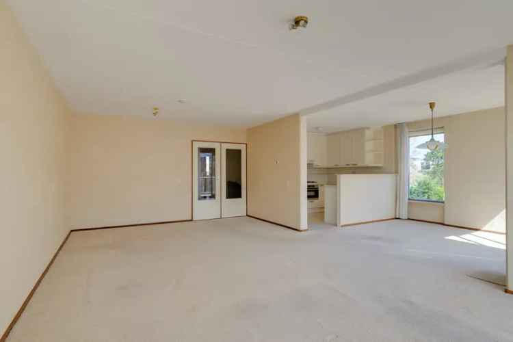 Ruim 3 Kamer Appartement te Koop in Naaldwijk