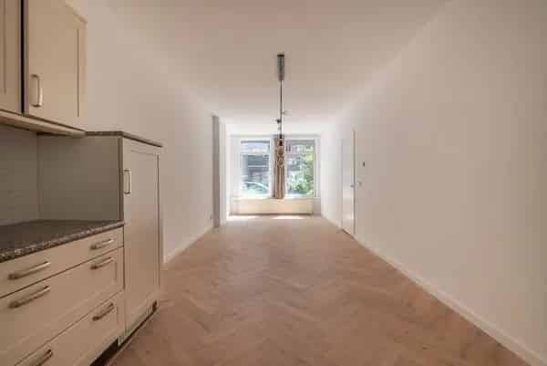 Appartement 61m2 Oud West Ruime Woonkamer Tuin