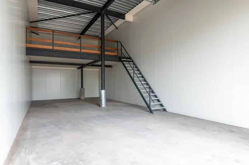 Bedrijfsunit te koop Middelburg  86m2  Gerenoveerd  Ruim buitenterrein