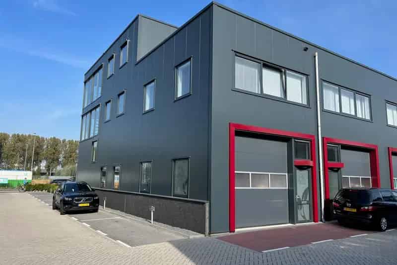 Bedrijfsruimte te huur Nieuwerkerk aan den IJssel 90m²