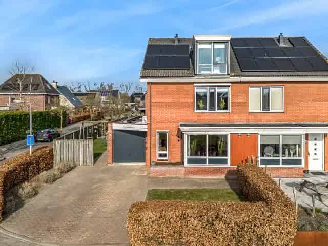 Tweekapper Tollebeek: Ruime woning met garage en zonnige tuin
