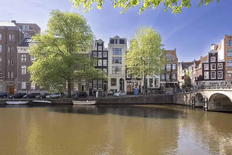 Grachtenpand Amsterdam Centrum 136m2 2 slaapkamers Balkon