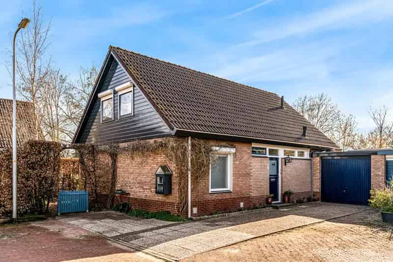Semi-bungalow te koop Zetten 3 slaapkamers tuin 8 zonnepanelen