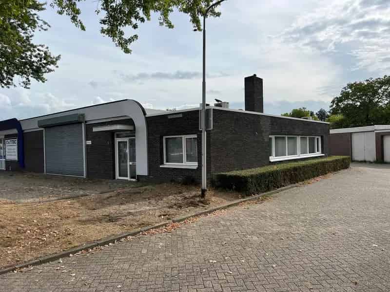 Bedrijfshal Tilburg | Zoek bedrijfshallen te huur: Jules Verneweg 5 5015 BD Tilburg 