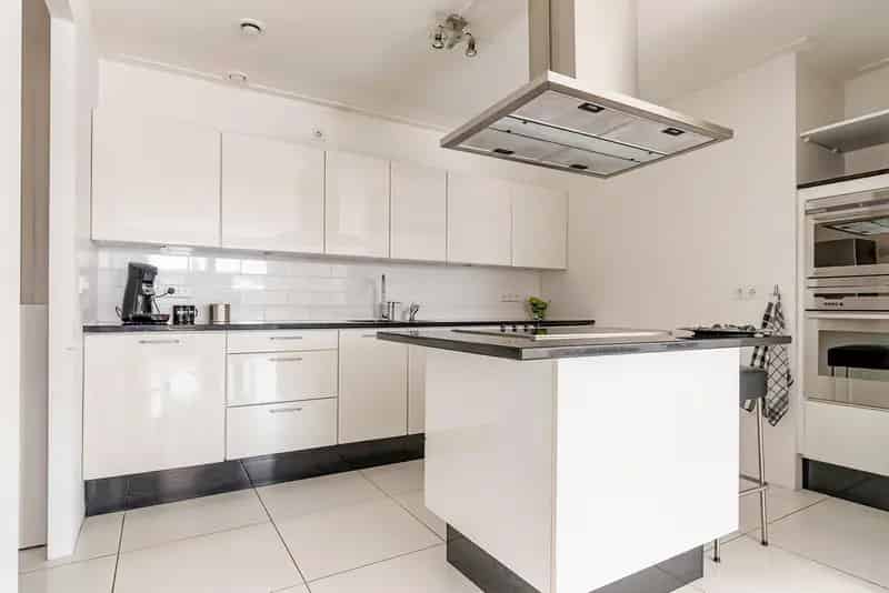 Appartement te koop Almere: Ruim 3 kamer appartement met terras en Weerwater uitzicht