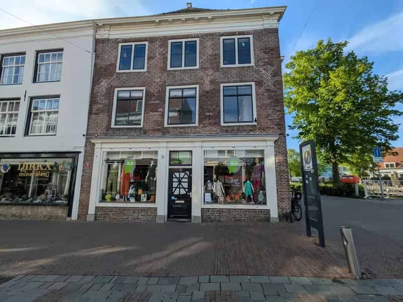 Belegging Middelburg: Verhuurde Winkelruimte met Bovenwoning