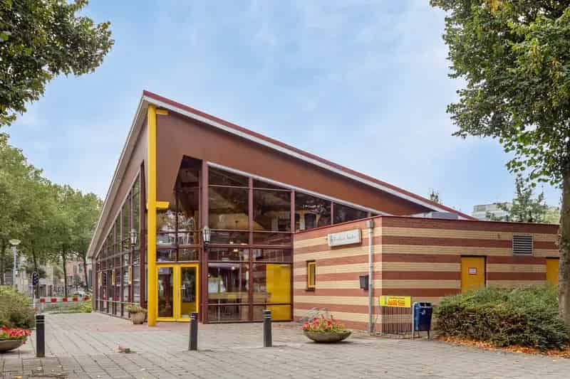 Winkel te Huur Apeldoorn Amaliapark 300m²