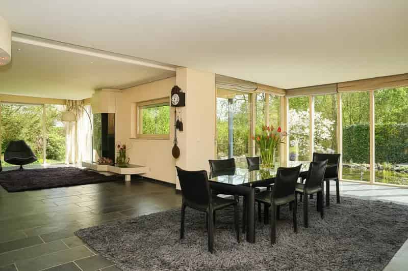 Bungalow te koop in Heukelum: Ruime woning met tuin en garage