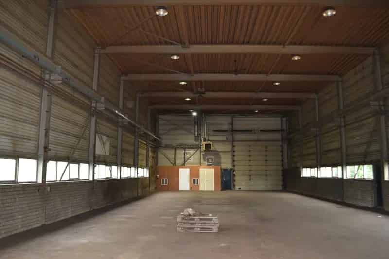 Bedrijfsruimte te Huur Oostwold 2104m²