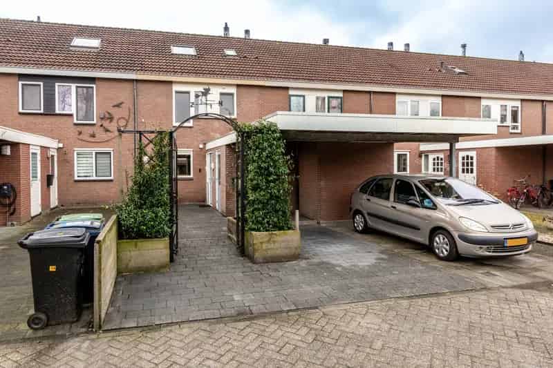 Almere Buiten: Ruime 4 Slaapkamers Eengezinswoning