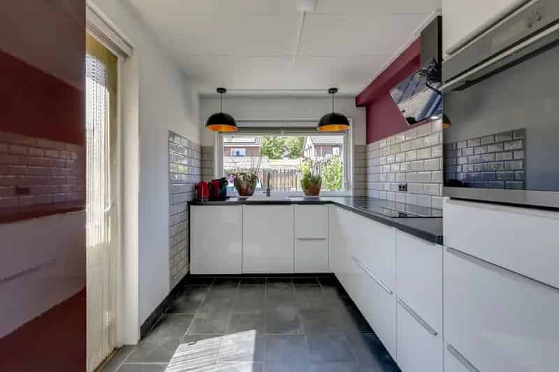 Tussenwoning Zevenaar 3 slaapkamers nieuwe keuken badkamer