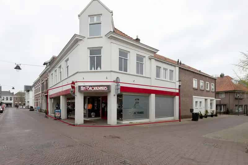 Winkelpand met Woning en Appartementen te Koop in Groenlo