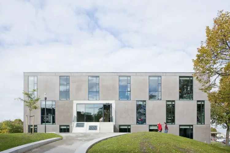 Kantoorruimte Breda: Film Studio, Geluid Studio, Multimedia