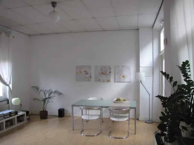 SUPER LEUKE STUDIO NABIJ STATION EN UNIVERSITEIT